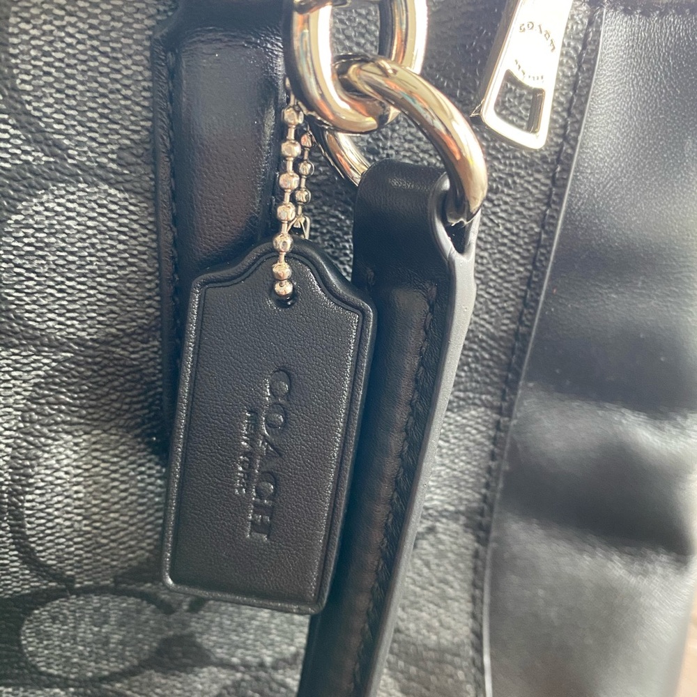 Coach Handbag - Picture 3 of 4